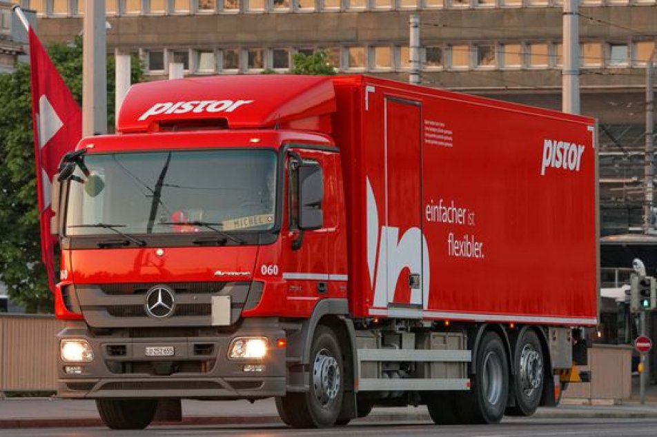 roter-lastwagen-pistor